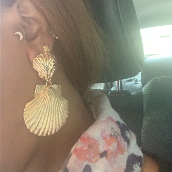 Lovely statement earrings - Picture 5 of 6